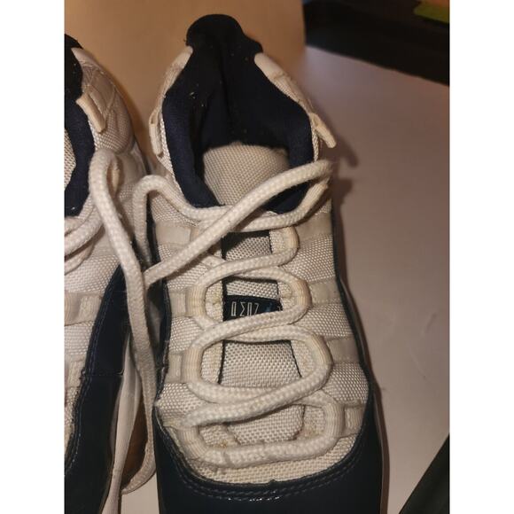 Size 8 - Jordan 11 Retro Win Like '82 2017 "378037-123" - Picture 9 of 9